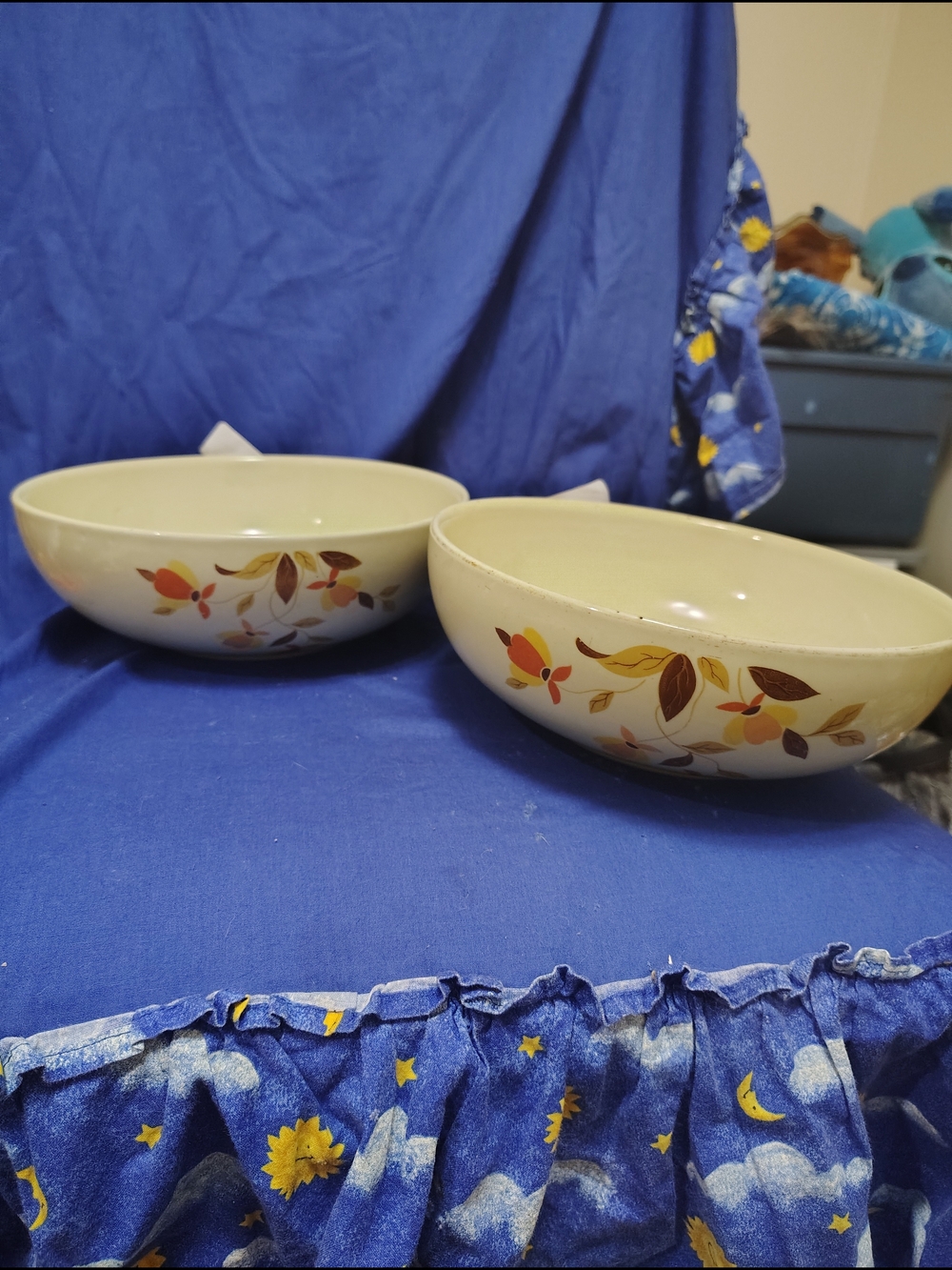 Vintage Ceramic Serving Bowls with Autumn Leaf Pattern - Beige